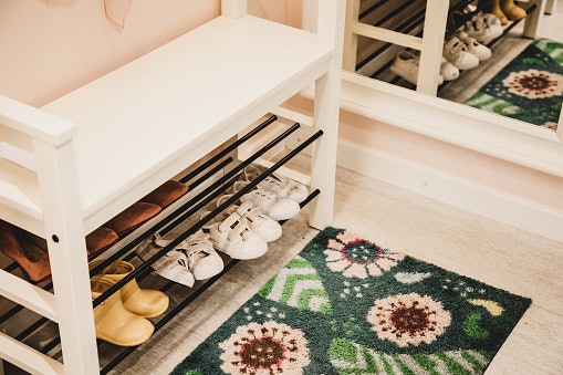 Check for the Additional Features – Seat, Drawer, Etc.