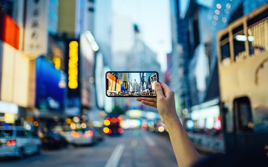 Built-in Camera Feature for Taking Raw Images Expands Horizons