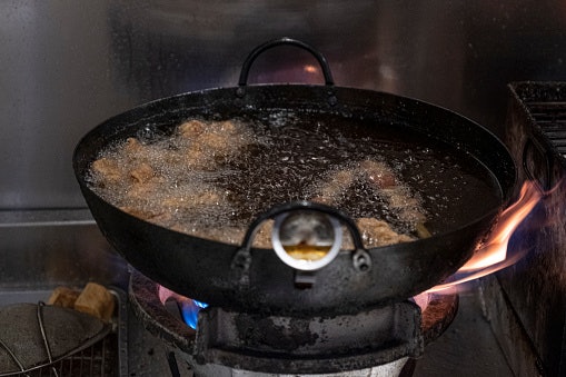 Choosing an Oil as per the Type of Cooking Is Advisable