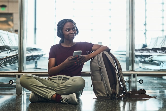 Travellers - Go for a Longer Battery Life of 12 Hours Minimum