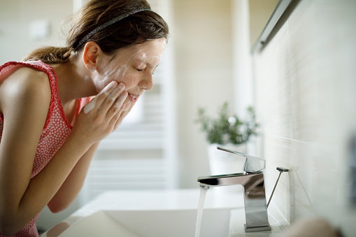 Foam and Gel-Based Cleansers Are Best for Oily Skin