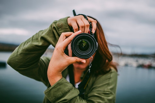 Understand the Difference Between a DSLR and a Mirrorless Camera