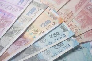 Budget Depends on the Relationship; Share the Costs for Pricey Gifts