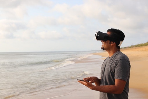 Choose the Headset With a Bluetooth Remote Controller