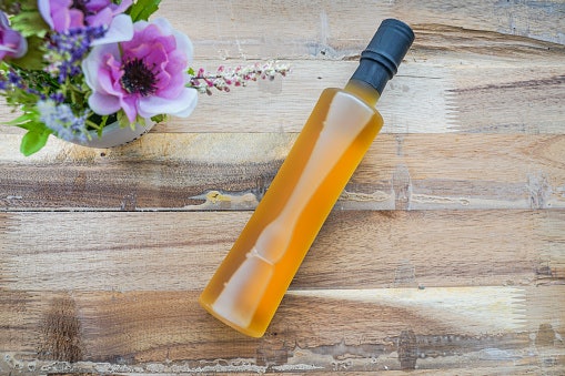 Understand the Packaging and Storage of Almond Oil