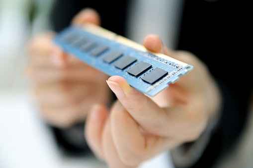 For Running Apps Smoothly, Consider a Bigger Ram