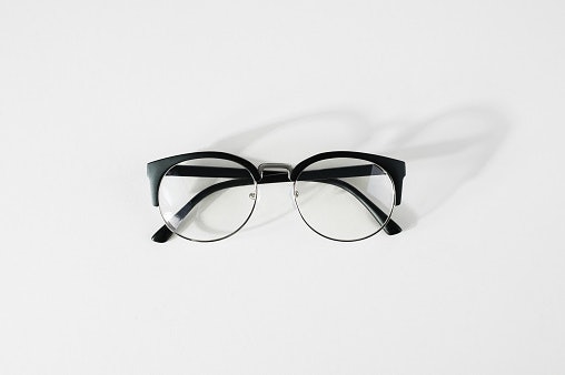 Clear Lenses Are Ideal for 3 to 4 Hours of Screen Time