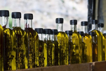 Glass Bottles and Stainless Steel Tins Over Plastic as They’re Less Reactive