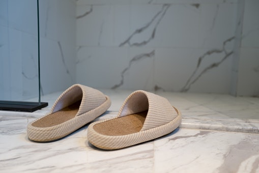 Toe Hole Type Suits Indoor Lifestyle