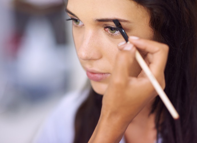 Fill Your Brows With a Thin Eyebrow Brush
