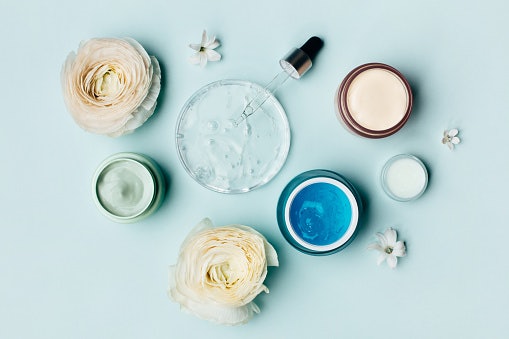 Salicylic Acid and Tea Tree Oil Are Suitable for Oily and Acne-Prone Skin