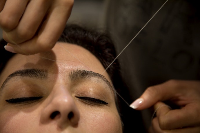 If You Want Your Eyebrows to Look and Feel Perfect, Go With Threading Machines