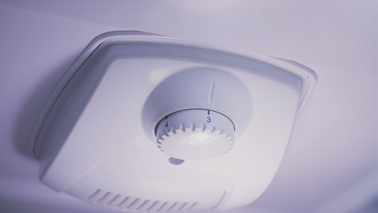 Semi-Automatic Defrost With the Push of a Button