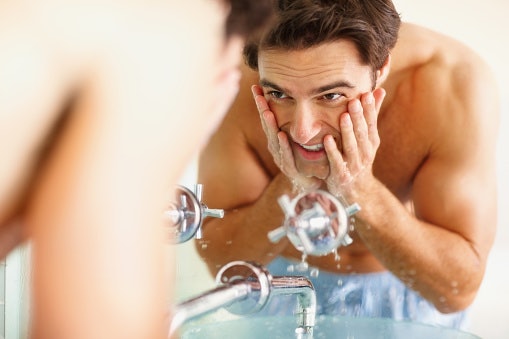 Face Washes Help in Managing Various Skin Issues