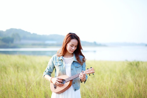 Mid Frequencies Shine In Ukuleles Built With Mahogany