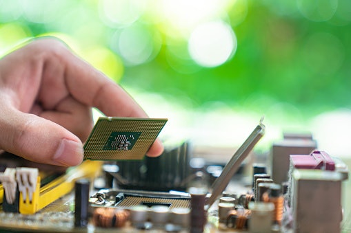 Know the CPU's Offered by Intel and AMD