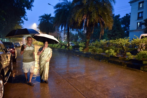 Look for Chiffon Saree to Beat a Rainy Day
