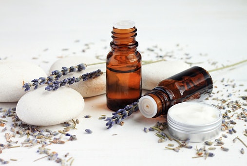 Oil-Based Formula for Regular or Dry Skin