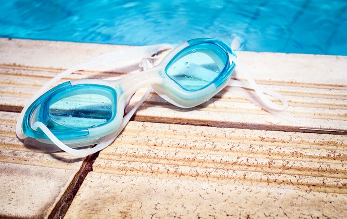 Any Colour, Oval Shaped Lenses for Indoor Use in Pools