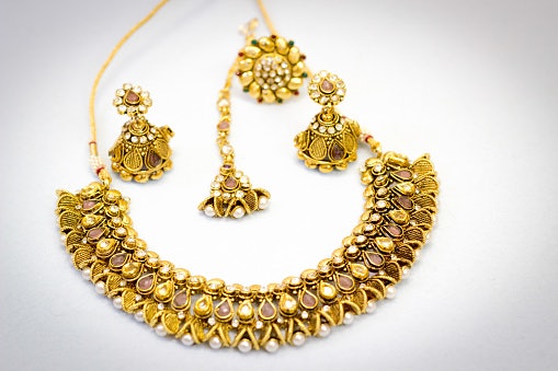 Kundan Jewellery Features Precious and Semi-Precious Gemstones