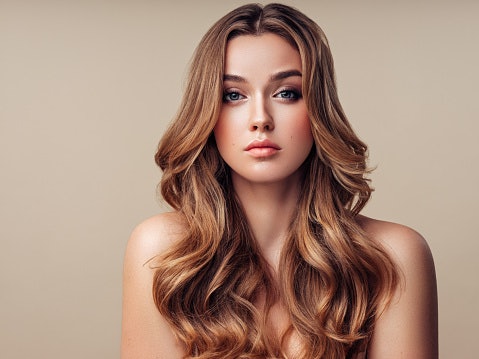 Use Light-Weight Moisturising Conditioner for Wavy Hair