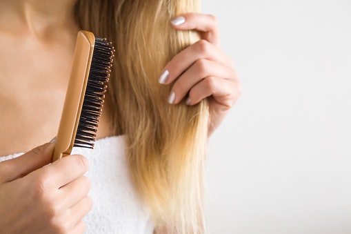Ceramic Barrel Round Brush for Quicker Drying and Voluminous Curls