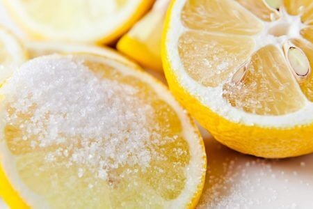 Use a Mix of Lemon Juice and Sugar to Keep the Henna for Longer