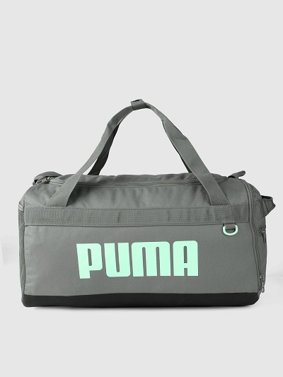10 Best Gym Bags for Men in India 2021 (Under Armour, Nike, and more) 4