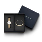10 Best Valentine’s Gifts for Girlfriends in India 2021 (Tanishq, Instax, and more) 3