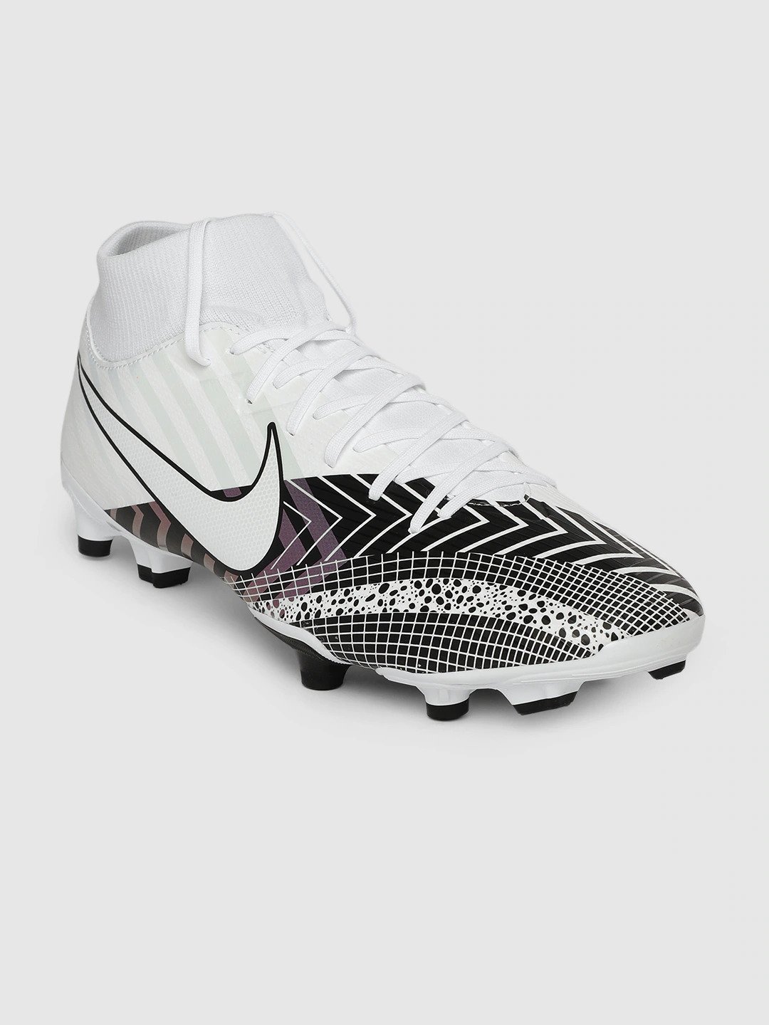 10 Best Football Shoes in India 2021 (Nike, Adidas, and more) 1