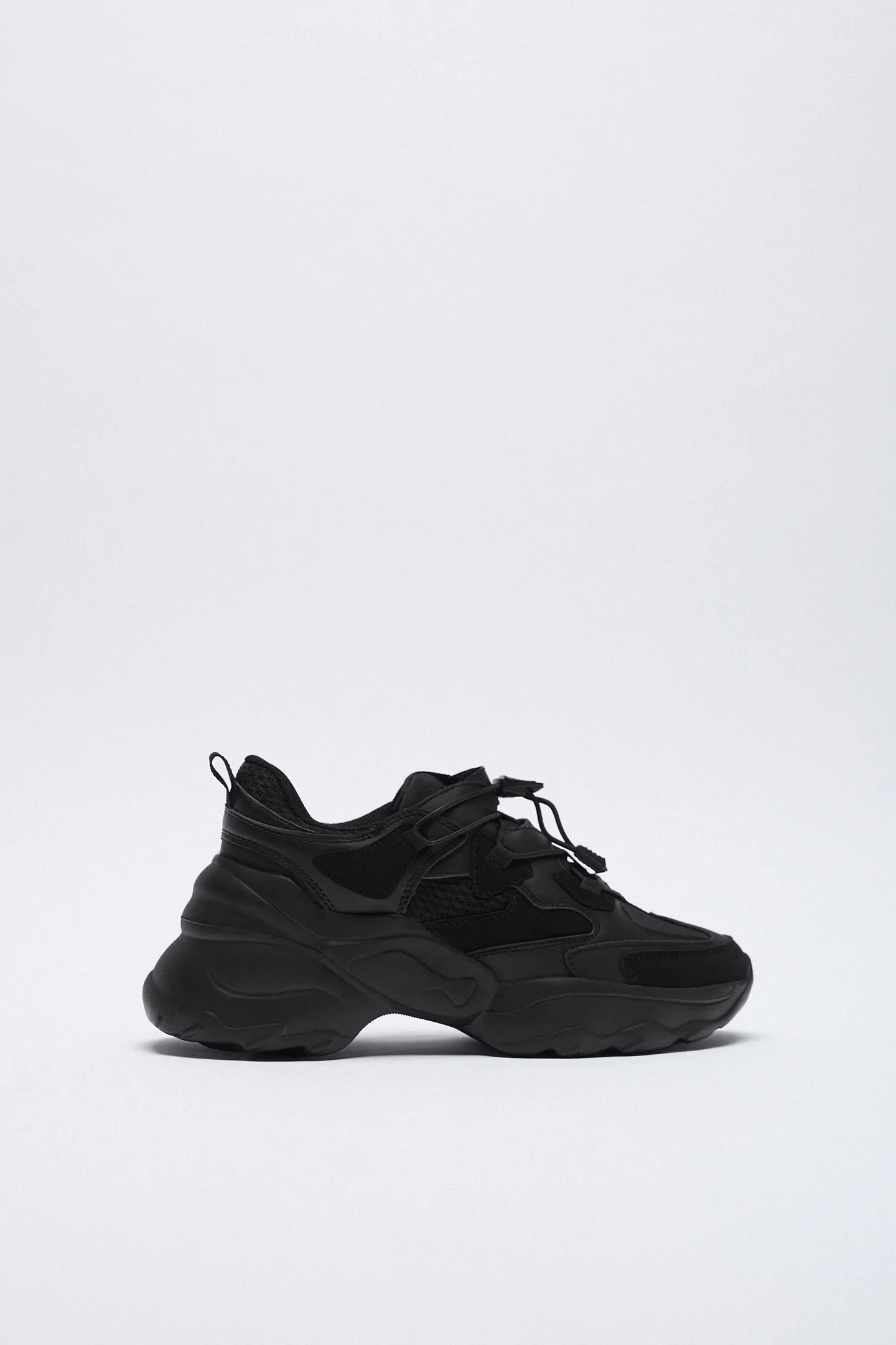 10 Best Sneakers for Women in India 2021(SKECHERS, ZARA and More) 2
