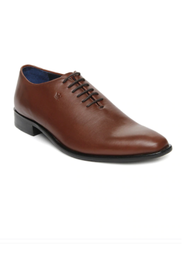 10 Best Formal Shoes for Men in India 2021 (Red Tape, Hush Puppies, and Louis Philippe) 3