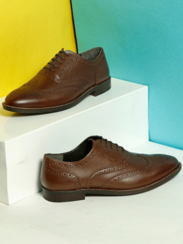 10 Best Formal Shoes for Men in India 2021 (Red Tape, Hush Puppies, and Louis Philippe) 1