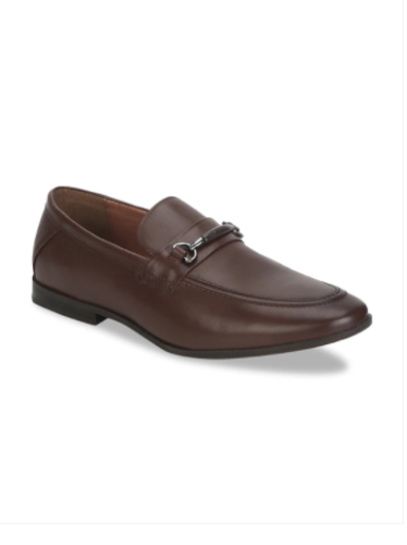 10 Best Formal Shoes for Men in India 2021 (Red Tape, Hush Puppies, and Louis Philippe) 4